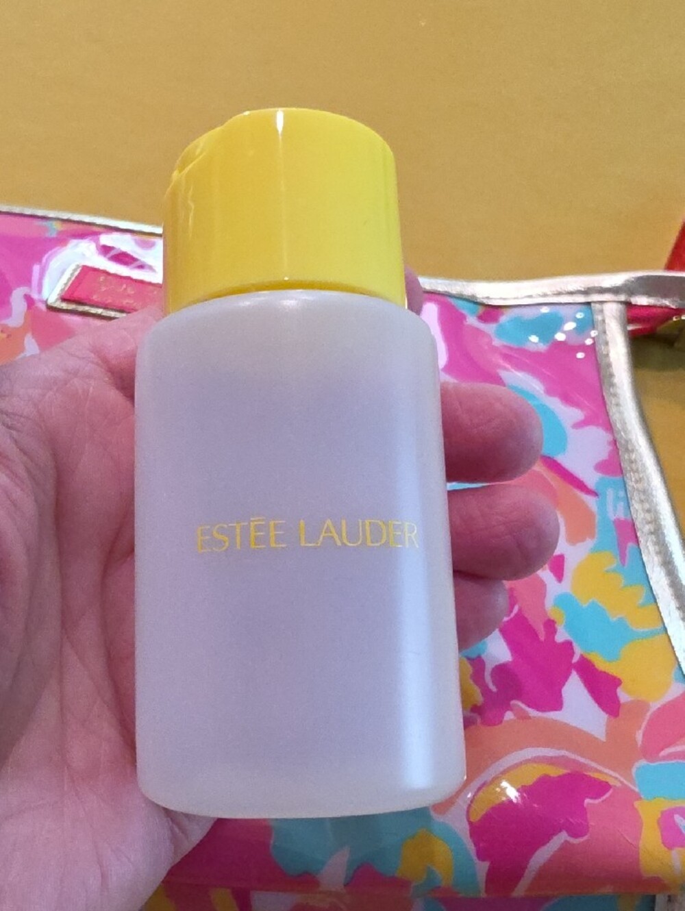 NWOT Lilly Pulitzer x Estee Lauder Floral Cosmetic Bag Set - Sealed Zipper Pull